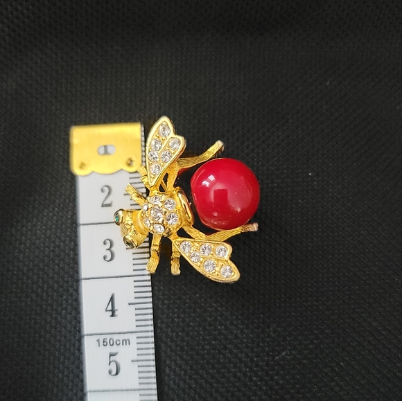 Joan Rivers Brooch - Picture 5 of 5